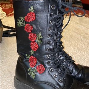 Faux leather Combat boots Rose design Embroidery